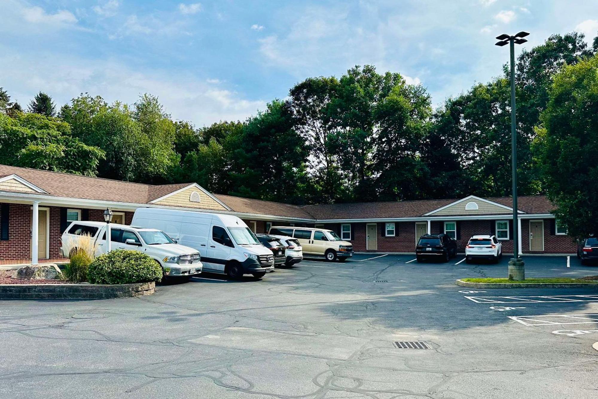 Comfort Inn & Suites Sturbridge-Brimfield Εξωτερικό φωτογραφία