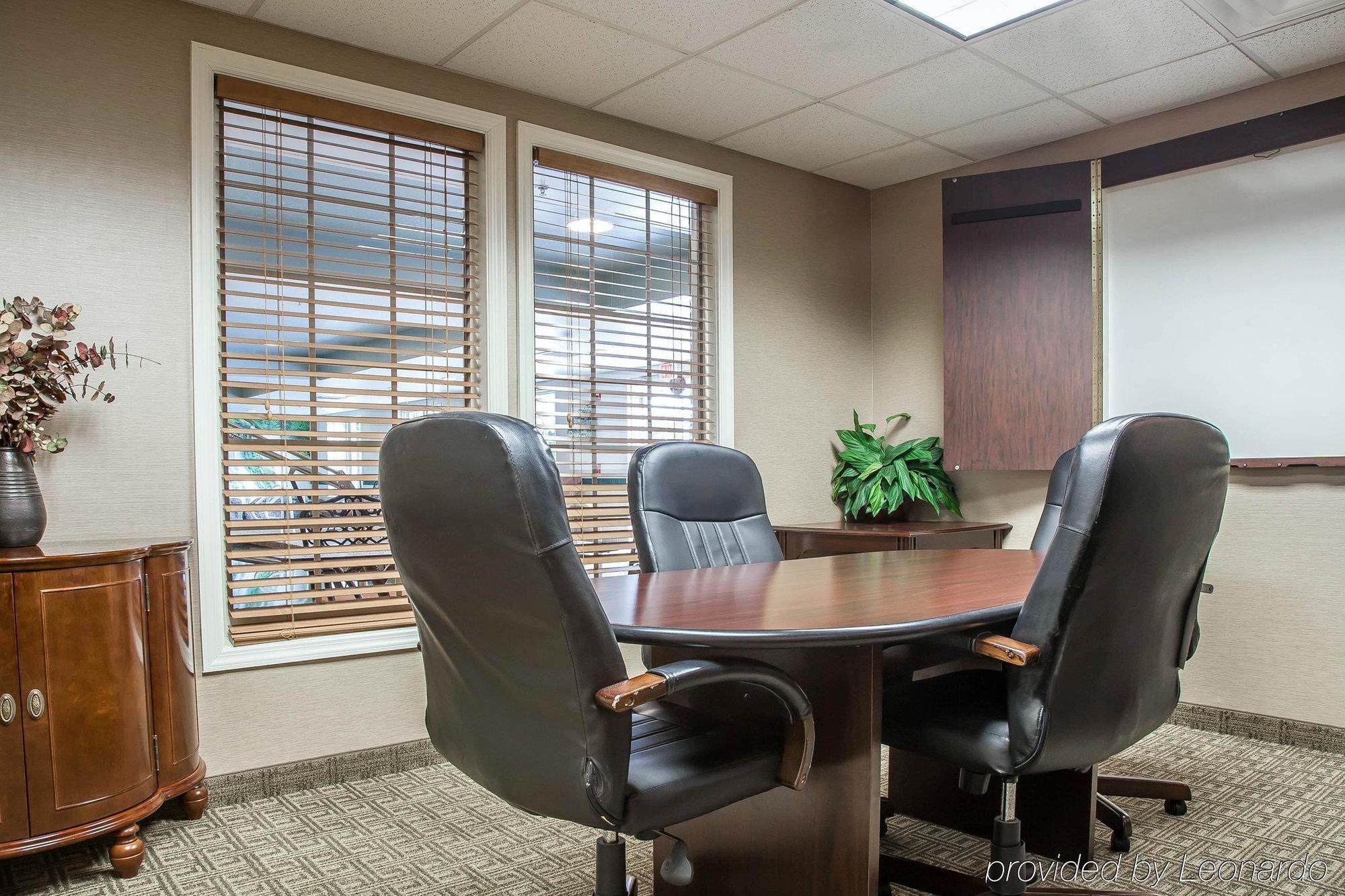 Comfort Inn & Suites Sturbridge-Brimfield Εξωτερικό φωτογραφία