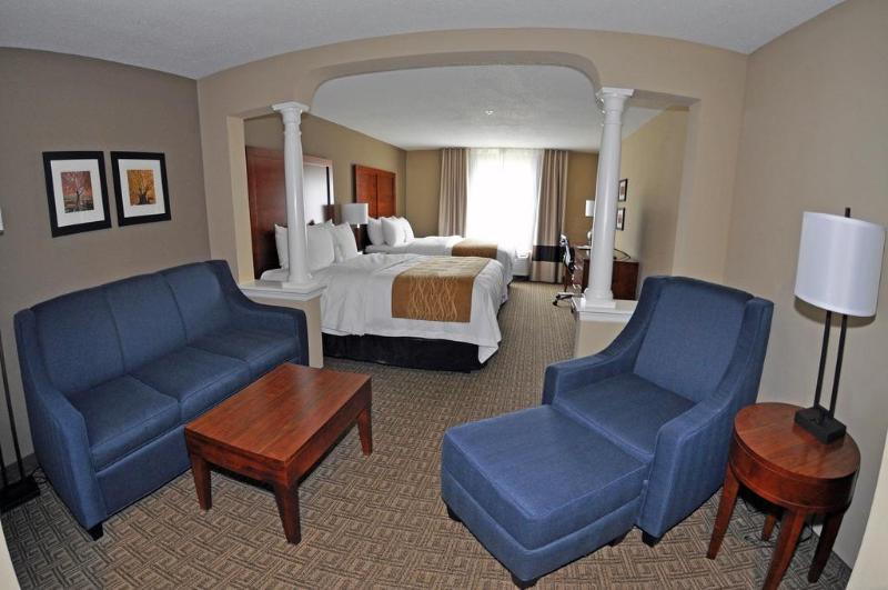 Comfort Inn & Suites Sturbridge-Brimfield Εξωτερικό φωτογραφία