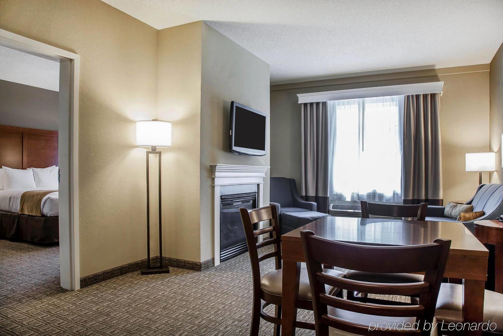 Comfort Inn & Suites Sturbridge-Brimfield Εξωτερικό φωτογραφία