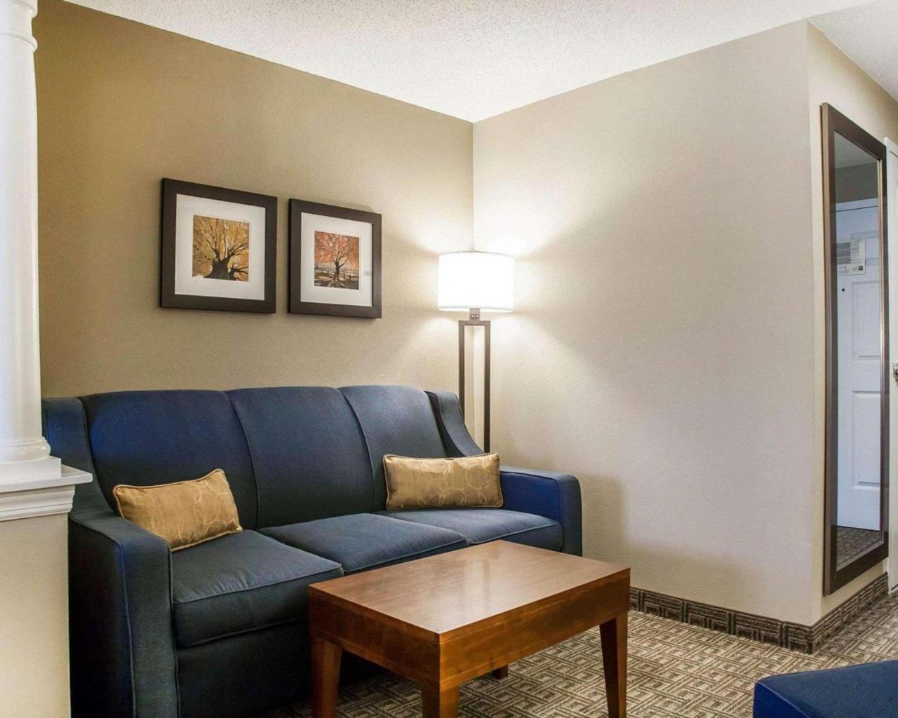 Comfort Inn & Suites Sturbridge-Brimfield Εξωτερικό φωτογραφία