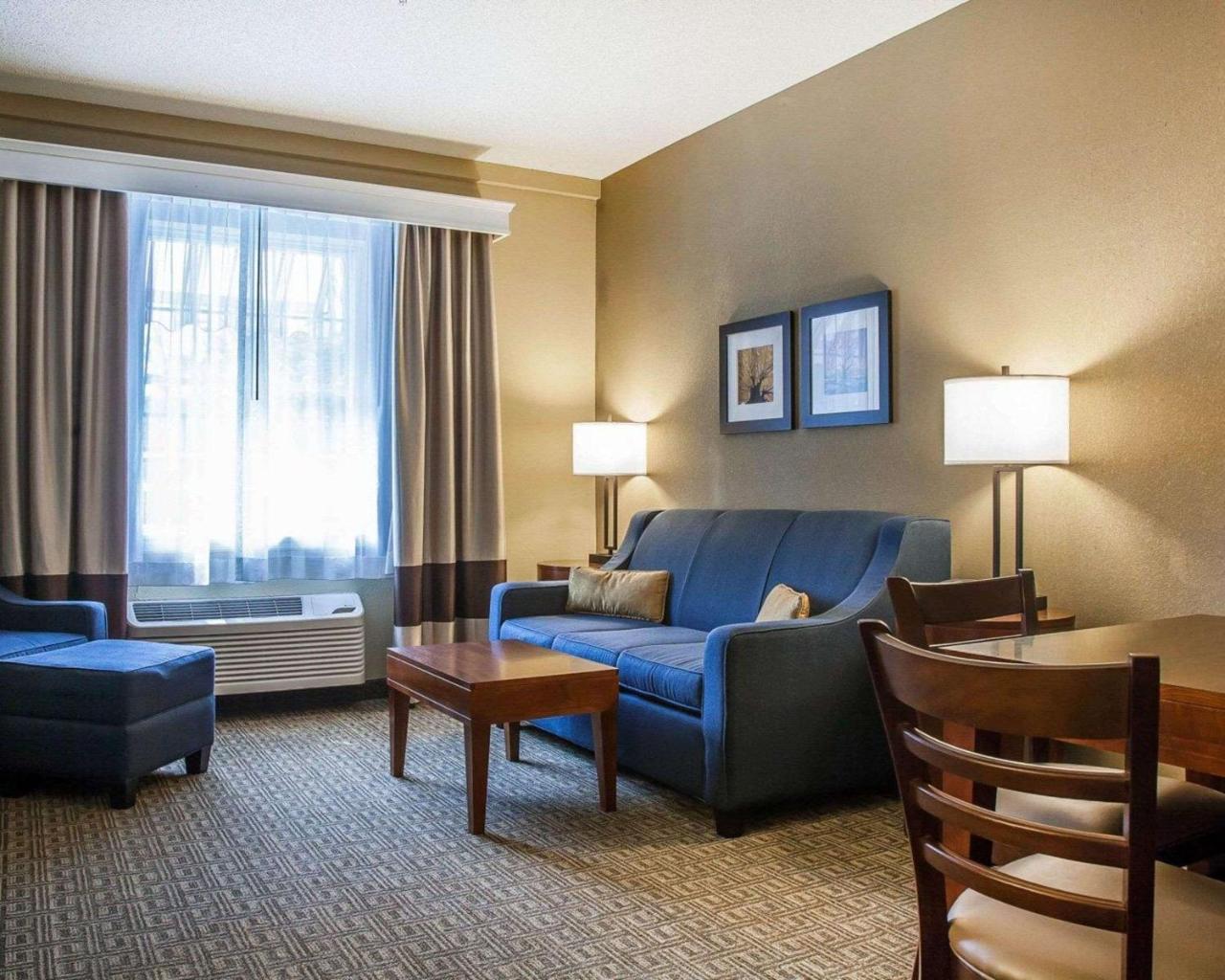 Comfort Inn & Suites Sturbridge-Brimfield Εξωτερικό φωτογραφία