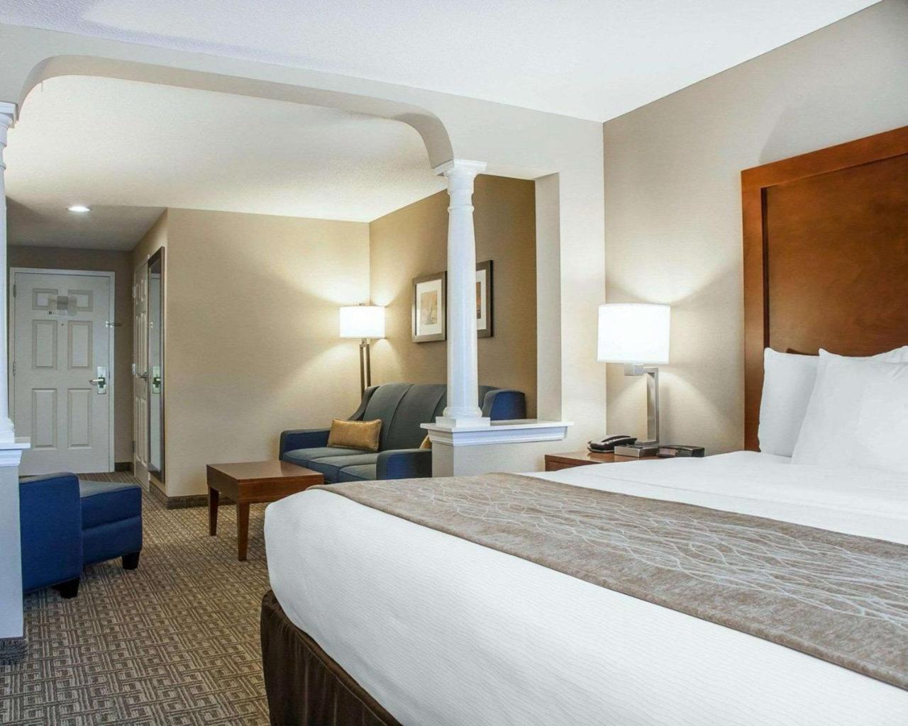 Comfort Inn & Suites Sturbridge-Brimfield Εξωτερικό φωτογραφία