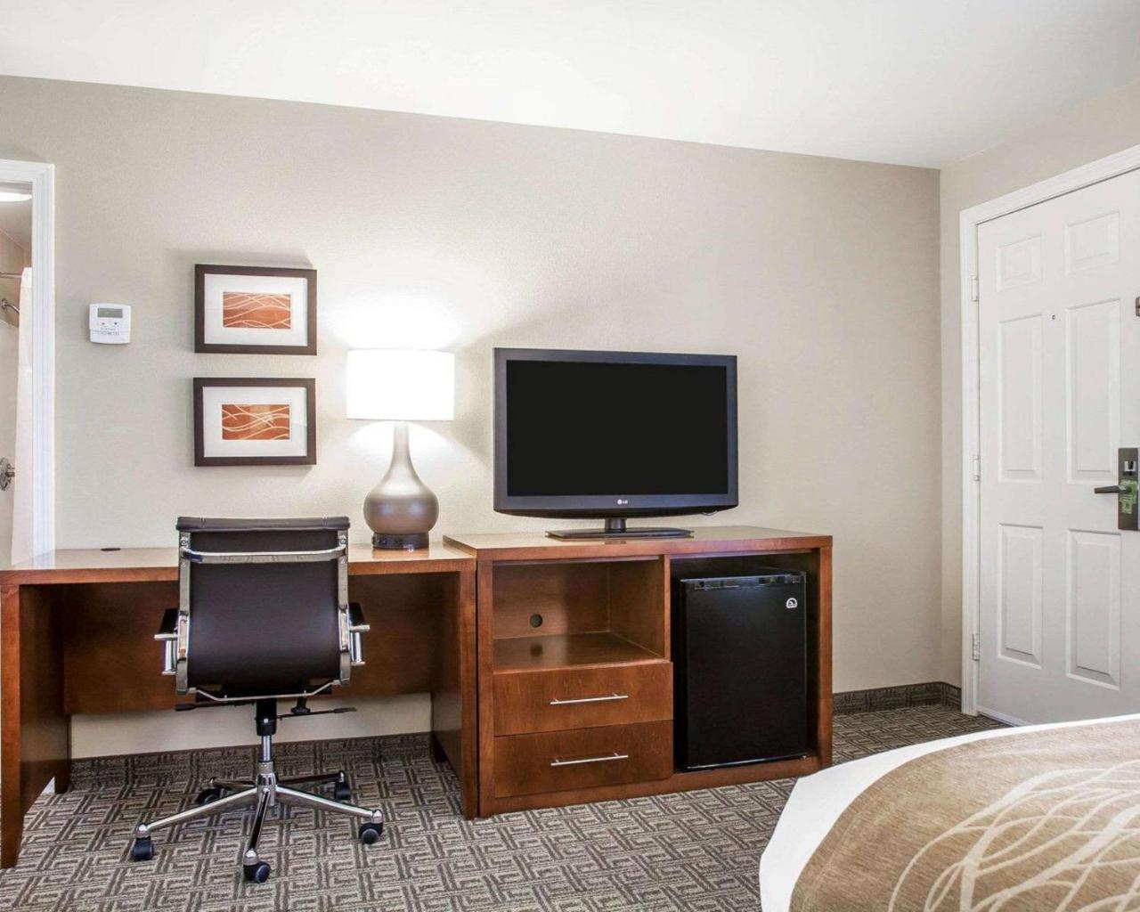 Comfort Inn & Suites Sturbridge-Brimfield Εξωτερικό φωτογραφία