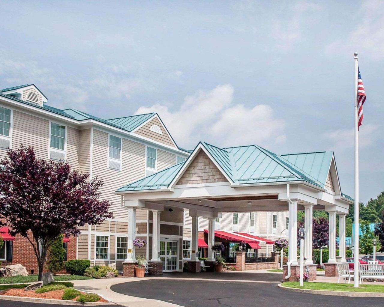 Comfort Inn & Suites Sturbridge-Brimfield Εξωτερικό φωτογραφία
