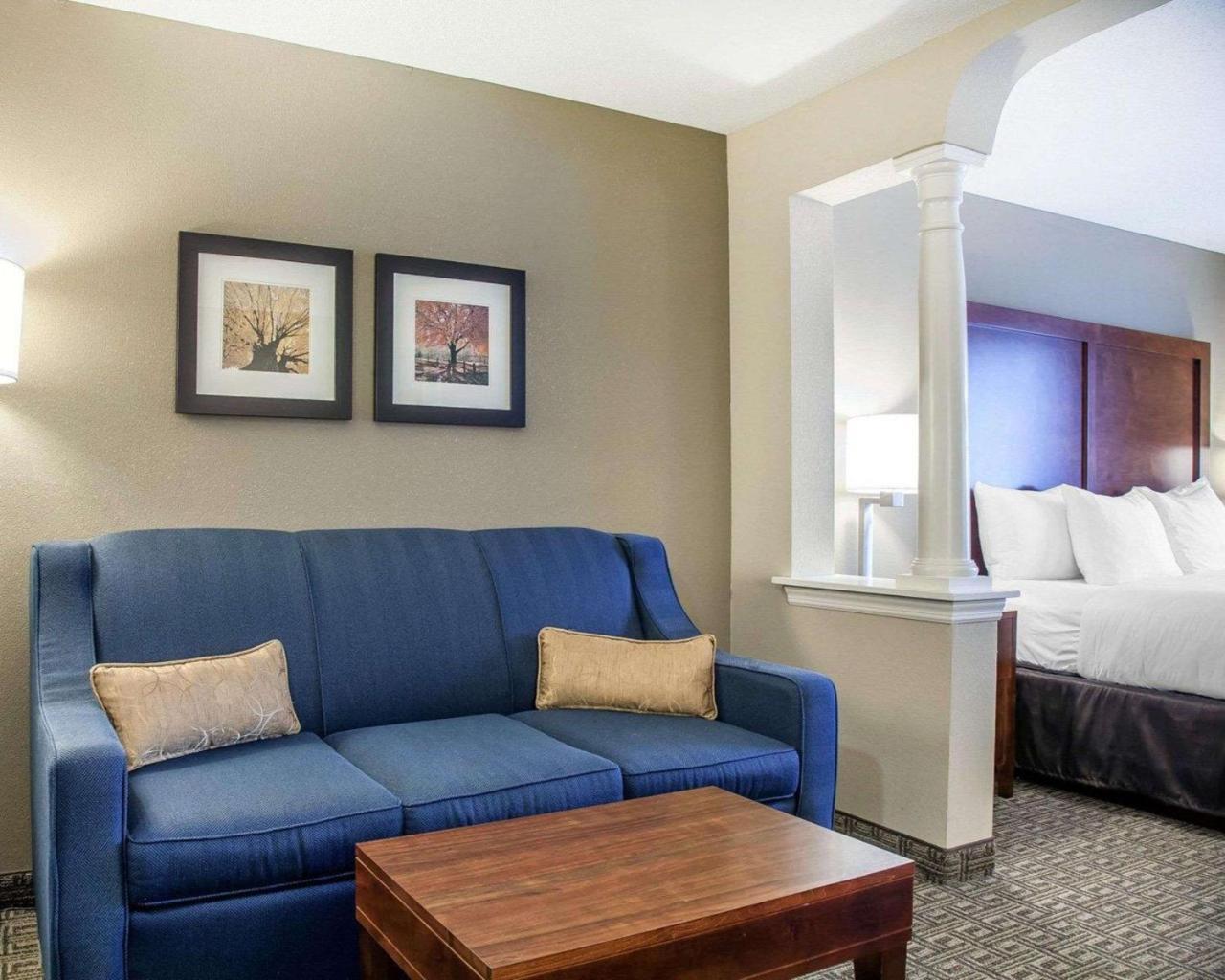 Comfort Inn & Suites Sturbridge-Brimfield Εξωτερικό φωτογραφία